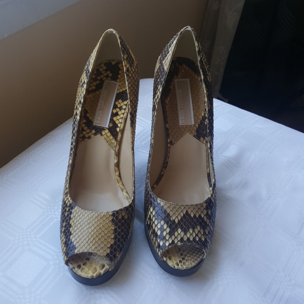 Michael Kors 5 Python Snake Print Tan Leather - image 1